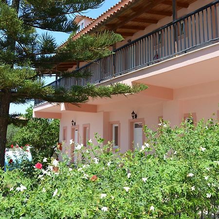 Апартаменты Red Rose Garden Циливи Экстерьер фото